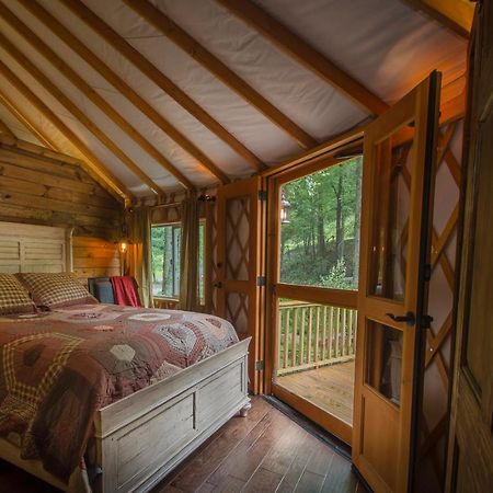 Spring Ridge Luxury Yurt - Creekside Glamping With Private Hot Tub Villa Topton Exterior photo