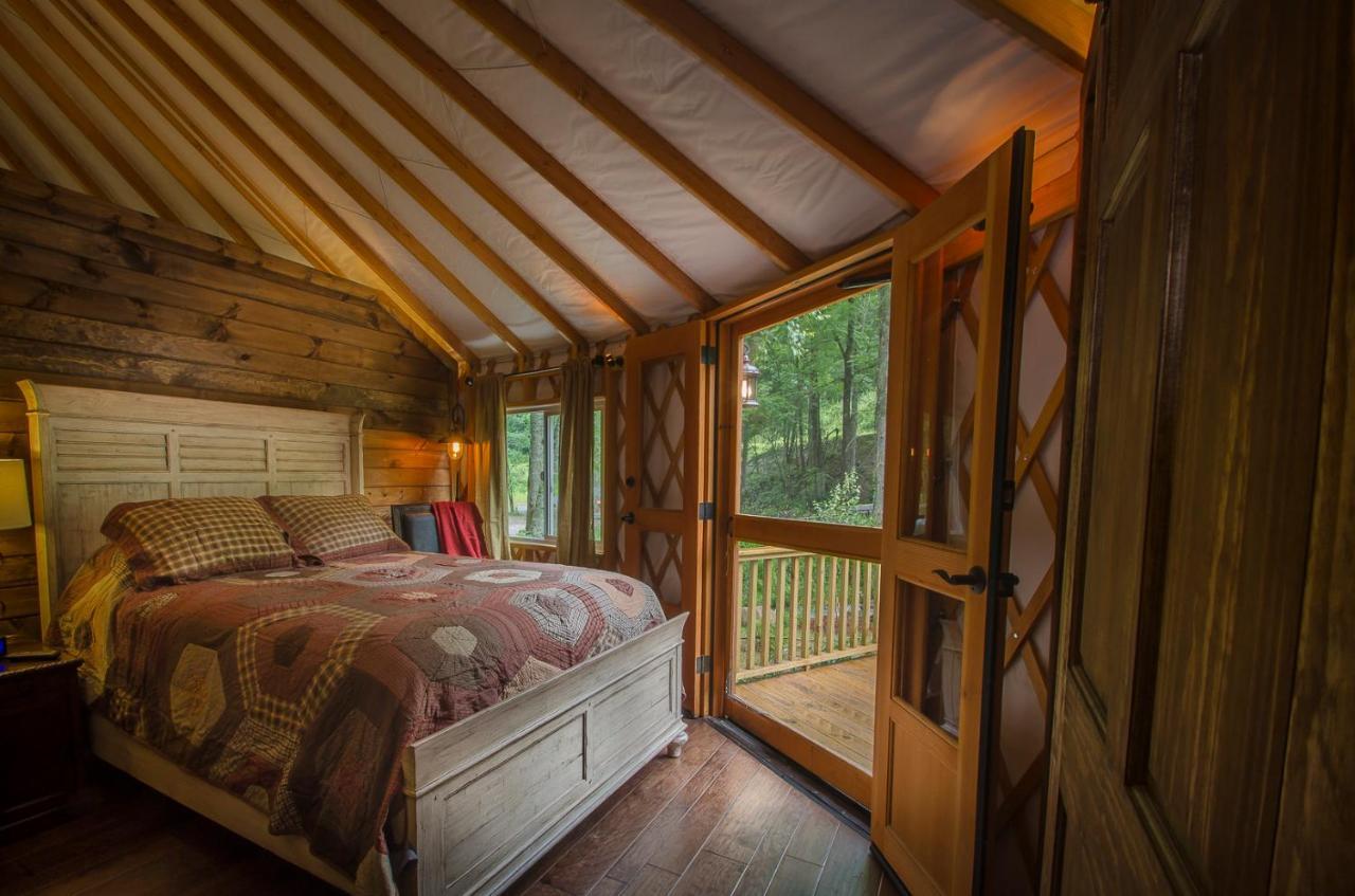 Spring Ridge Luxury Yurt - Creekside Glamping With Private Hot Tub Villa Topton Exterior photo