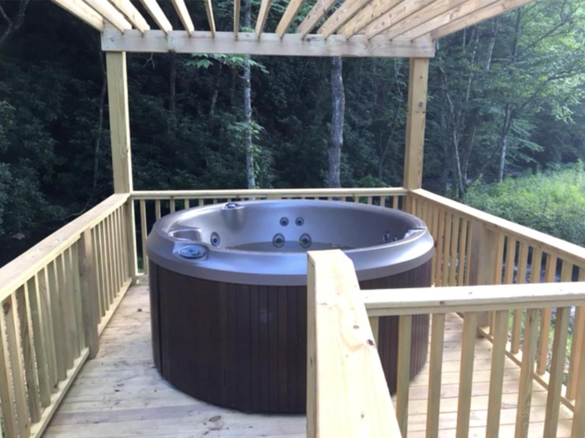 Spring Ridge Luxury Yurt - Creekside Glamping With Private Hot Tub Villa Topton Exterior photo